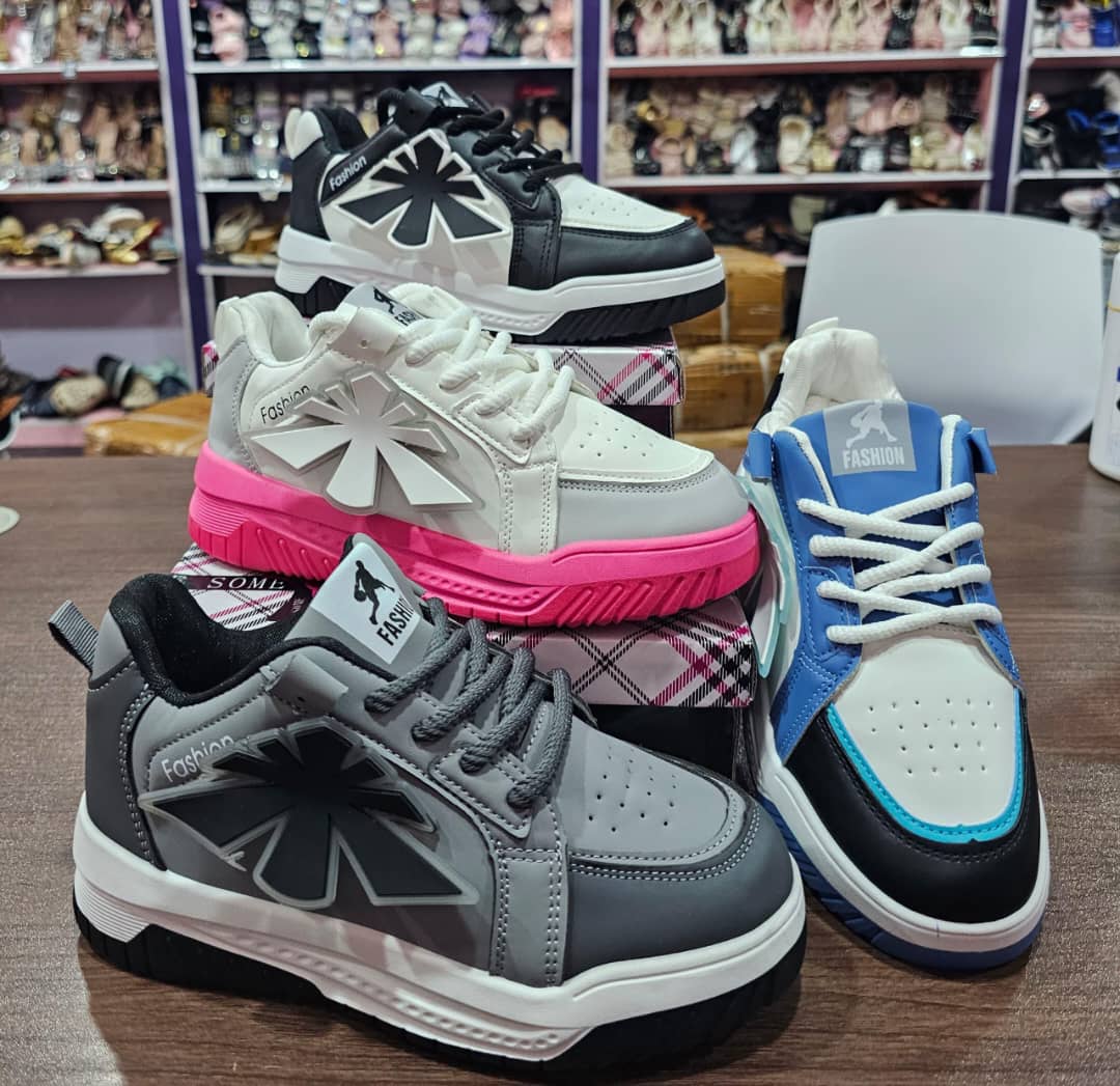 Kids' Unisex Canvas Shoes (Sizes 20-40) - Trendy & Durable MOQ 6